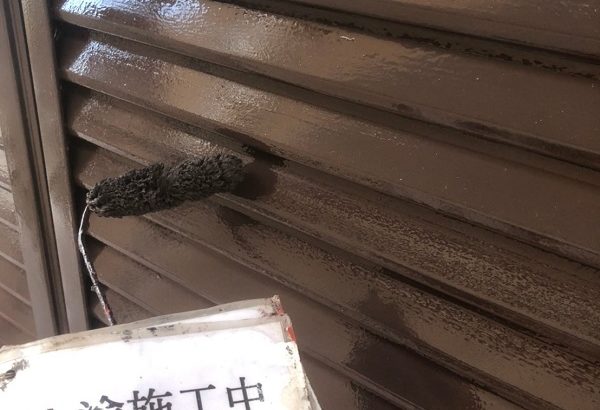 神奈川県伊勢原市　屋根塗装　雨戸塗装　軒天補修　雨戸の劣化
