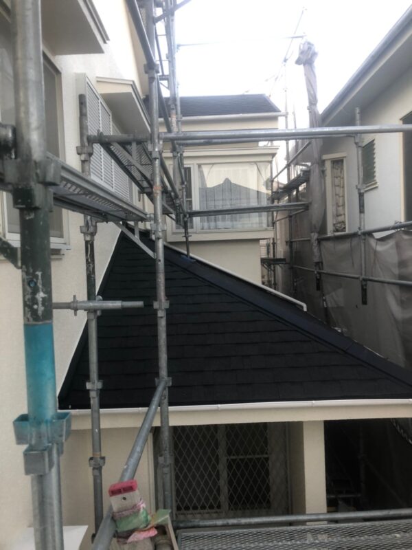 神奈川県秦野市　K様邸　屋根塗装・外壁塗装工事　足場の設置